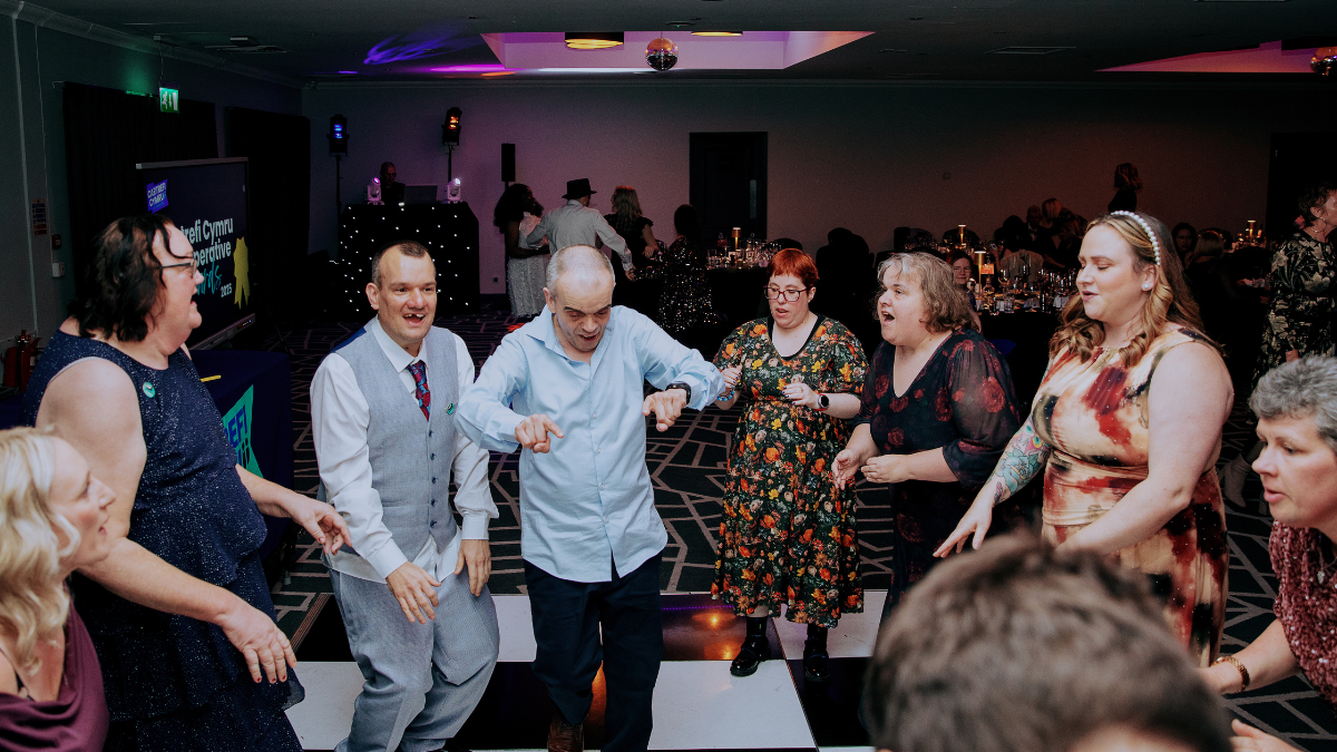 People dancing at the Cartrefi Awards